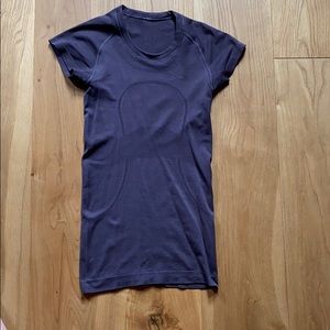 Lululemon plum short sleeve top